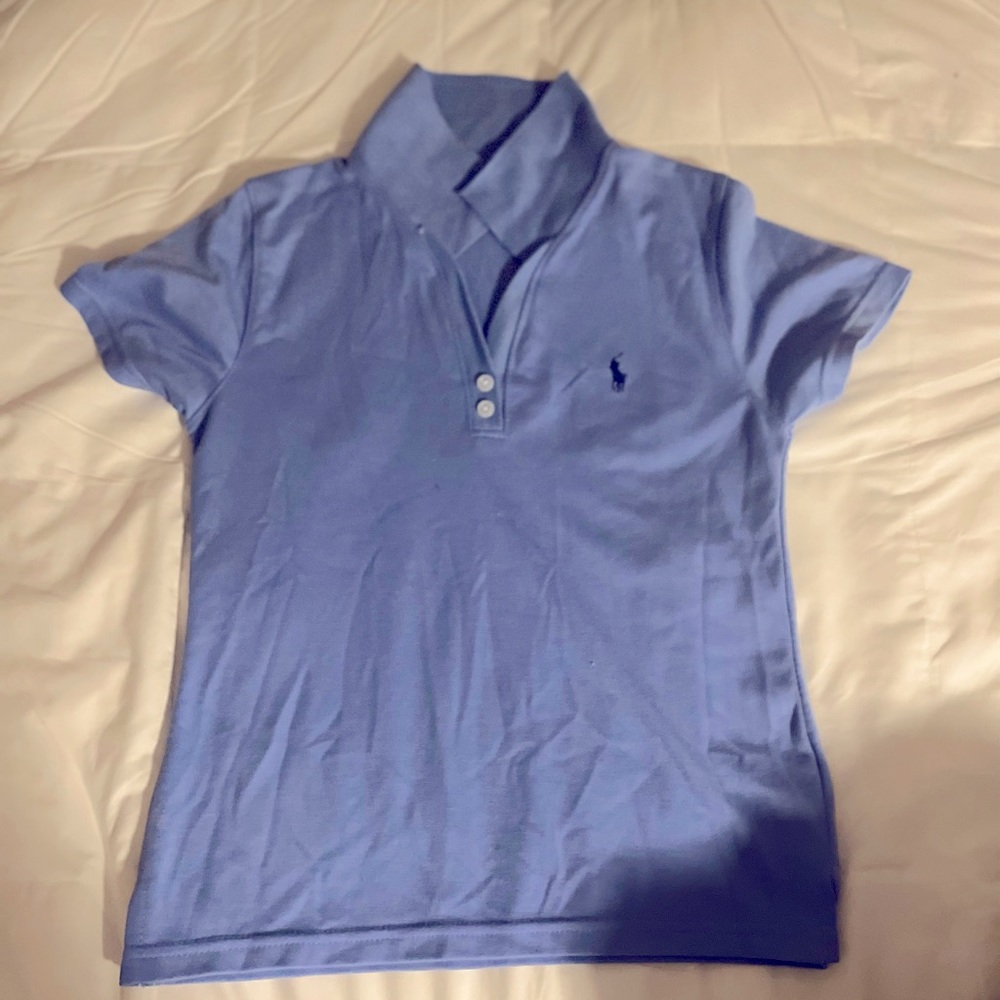 Super Cute!! Fits like a cute baby tee 🩵